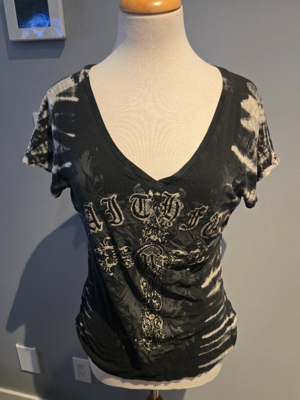 Warehouse One Graphic Tie Dye V-Neck Tee | Size Medium | Black & White